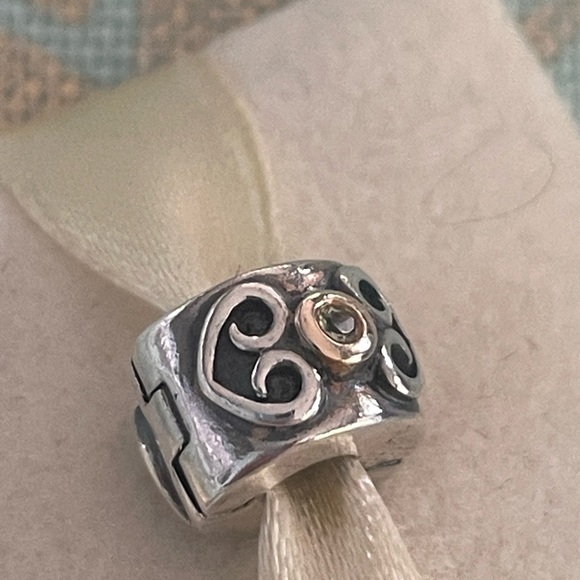 Pandora peridot double heart clip with 14k - Picture 3 of 4